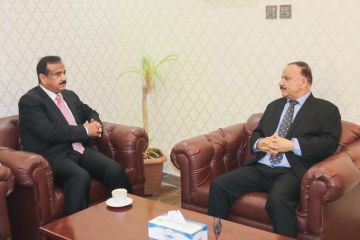 وزير النقل يبارك لأبناء شبوة.. ويعلن موعد أول رحلة دولية عبر مطار عتق الدولي وزير النقل يبارك لأبناء شبوة.. ويعلن موعد أول رحلة دولية عبر مطار عتق الدولي