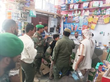 تدشين حملة نزول ميداني على المحال التجاريةبمديرية يهر للرقابة على أسعار السلع والمواد الغذائية تدشين حملة نزول ميداني على المحال التجاريةبمديرية يهر للرقابة على أسعار السلع والمواد الغذائية