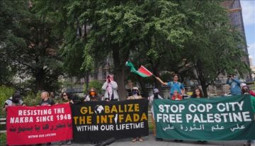 نيويورك.. المئات يطالبون برفع الحصار وإيصال المساعدات إلى غزة