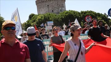 مظاهرة في اليونان تضامنا مع غزة وتنددا بجريمة الإبادة الصهيونية مظاهرة في اليونان تضامنا مع غزة وتنددا بجريمة الإبادة الصهيونية