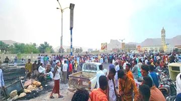 العملة تعاود الانهيار بعدن وسط فشل محاولات فرض استقرار قسري وشكوك التجار العملة تعاود الانهيار بعدن وسط فشل محاولات فرض استقرار قسري وشكوك التجار