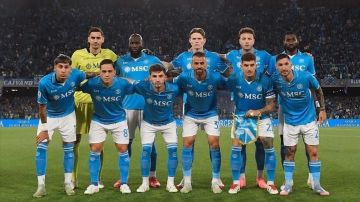 نابولي يستهل حملة الدفاع عن لقبه بفوز على ساسولو في افتتاح الدوري الإيطالي نابولي يستهل حملة الدفاع عن لقبه بفوز على ساسولو في افتتاح الدوري الإيطالي