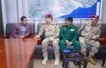 محافظ شبوة يبحث مع قيادات عسكرية وأمنية تداعيات الهجرة غير الشرعية محافظ شبوة يبحث مع قيادات عسكرية وأمنية تداعيات الهجرة غير الشرعية