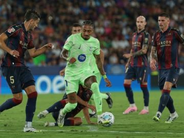 برشلونة يقلب الطاولة على ليفانتي ويخطف فوزًا مثيرًا بثلاثية بالدوري الإسباني برشلونة يقلب الطاولة على ليفانتي ويخطف فوزًا مثيرًا بثلاثية بالدوري الإسباني