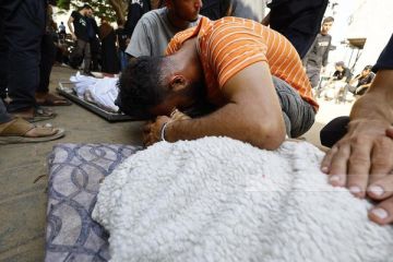 9 شهداء بينهم 6 من منتظري المساعدات بنيران العدو الصهيوني بغزة