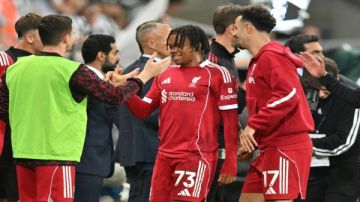 ليفربول يحقق فوزاً مثيراً على نيوكاسل في الدوري الإنجليزي