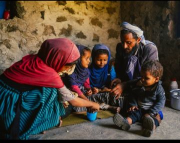 في يومهم العالمي.. العاملون الإنسانيون باليمن بين القمع وشح التمويل( تقرير خاص)