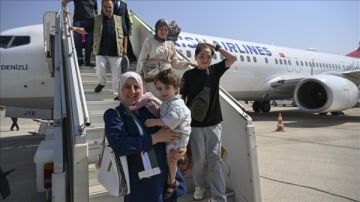 بعد 13 عاما.. أول طائرة للخطوط التركية تهبط بمطار حلب