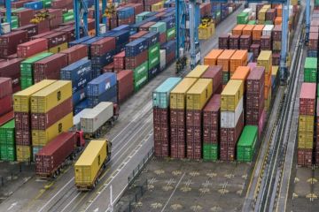 انخفاض صادرات الصين إلى الولايات المتحدة 11,8 في أغسطس مقارنة بيوليو انخفاض صادرات الصين إلى الولايات المتحدة 11,8 في أغسطس مقارنة بيوليو