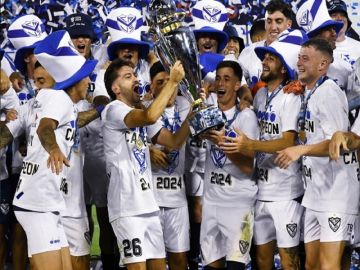 فيليز سارسفيلد يتوج بكأس السوبر الأرجنتيني بفوزه على سنترال كوردوبا فيليز سارسفيلد يتوج بكأس السوبر الأرجنتيني بفوزه على سنترال كوردوبا