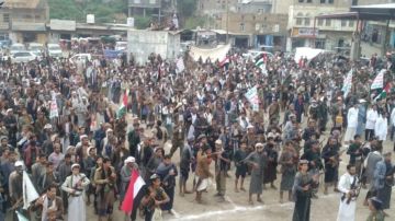 عرضان لخريجي دورات طوفان الأقصى في المحابشة بمناسبة العيد الـ 11 لثورة 21 سبتمبر