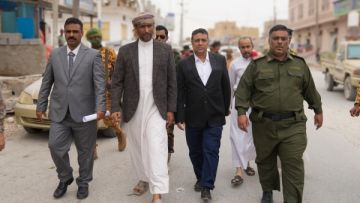 سلطة المهرة تشدد رقابتها على الأسواق وتدعو المواطنين للإبلاغ عن مخالفات الأسعار