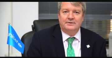 ممثل اليونيسف: أطفال اليمن يتعلمون في فصول بلا جدران ويواصلون التحدي رغم الدمار