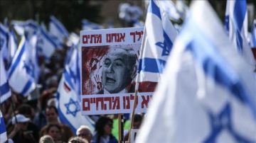 استطلاع: 53 بالمئة من الإسرائيليين يؤيدون خطة ترامب لإنهاء حرب غزة استطلاع: 53 بالمئة من الإسرائيليين يؤيدون خطة ترامب لإنهاء حرب غزة