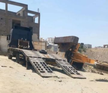 سقوط آلة رفع بوكلين على مغترب يمني في السعودية ووفاته على الفور سقوط آلة رفع بوكلين على مغترب يمني في السعودية ووفاته على الفور