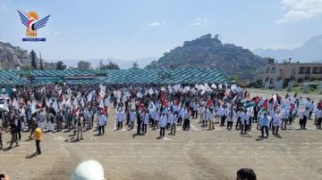 عرض شعبي لقوات التعبئة في حجة بمناسبة العيد الحادي عشر لثورة 21 سبتمبر