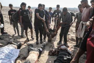 استشهاد 57 فلسطينيا بنيران جيش العدو الإسرائيلي في قطاع غزة خلال 24 ساعة استشهاد 57 فلسطينيا بنيران جيش العدو الإسرائيلي في قطاع غزة خلال 24 ساعة