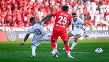 العين يلدغ شباب الأهلي ويتصدر الدوري الإماراتي العين يلدغ شباب الأهلي ويتصدر الدوري الإماراتي