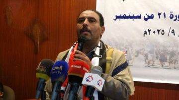 فعالية خطابية في حجة بالعيد الـ 11 لثورة 21 سبتمبر فعالية خطابية في حجة بالعيد الـ 11 لثورة 21 سبتمبر