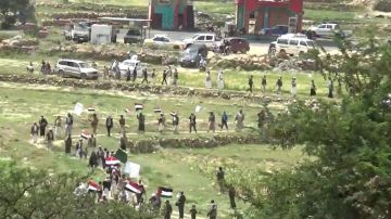 مسير ومناورة لقوات التعبئة في ثلاء بالعيد الـ11 لثورة 21 سبتمبر