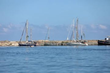 بعد تأجيل الانطلاقه مرتين.. أول سفن أسطول الصمود العالمي تبحر باتجاه غزة