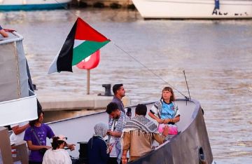 الناشطة السويدية تونبرغ تحمل رئيس وزراء بريطانيا مسؤولية منع الإبادة في غزة الناشطة السويدية تونبرغ تحمل رئيس وزراء بريطانيا مسؤولية منع الإبادة في غزة