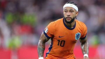 ديباي فخور بتحطيم الرقم القياسي لهداف منتخب هولندا ديباي فخور بتحطيم الرقم القياسي لهداف منتخب هولندا