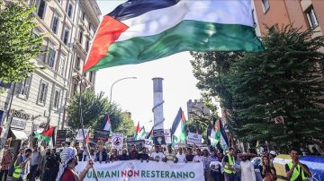 روما...المئات يتظاهرون مطالبين بوقف الابادة الجماعية في غزة روما...المئات يتظاهرون مطالبين بوقف الابادة الجماعية في غزة