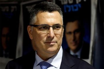 وزير إسرائيلي: المصلحة الوطنية تقتضي إنهاء الحرب بغزة وزير إسرائيلي: المصلحة الوطنية تقتضي إنهاء الحرب بغزة