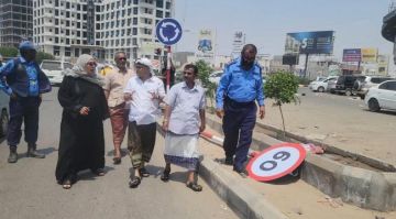 تدشين تركيب لوحات إرشادية مرورية في الشوارع الرئيسية بمديرية المنصورة تدشين تركيب لوحات إرشادية مرورية في الشوارع الرئيسية بمديرية المنصورة