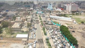 مهرجان وعرض عسكري في ذمار احتفاء بالعيد الـ 11 لثورة 21 سبتمبر المجيدة مهرجان وعرض عسكري في ذمار احتفاء بالعيد الـ 11 لثورة 21 سبتمبر المجيدة