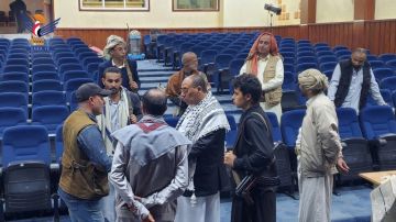 نائب وزير الإعلام يطلع على أعمال الترميم والتجهيزات بقاعة الشهيد صلاح العزي نائب وزير الإعلام يطلع على أعمال الترميم والتجهيزات بقاعة الشهيد صلاح العزي