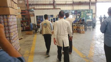 المواصفات تنفذ نزولا ميدانيا للرقابة على المصانع في تعز