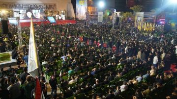 بغداد تحيي في ساحة التحرير الذكرى السنوية الأولى لاستشهاد السيد نصرالله بغداد تحيي في ساحة التحرير الذكرى السنوية الأولى لاستشهاد السيد نصرالله