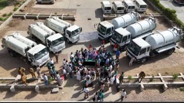 افتتاح محطة لمعالجة الصرف الصحي وتسليم شاحنات لصندوق نظافة مارب