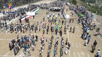 ريمه.. عرض شعبي لقوات التعبئة بمديرية الجبين بالعيد الـ11 لثورة 21 سبتمبر ريمه.. عرض شعبي لقوات التعبئة بمديرية الجبين بالعيد الـ11 لثورة 21 سبتمبر