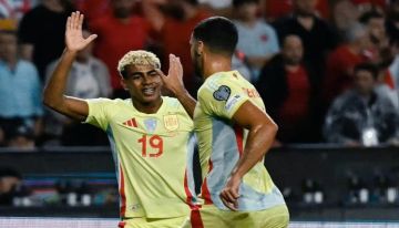 تصفيات كأس العالم.. نزهة لمنتخب إسبانيا في تركيا تصفيات كأس العالم.. نزهة لمنتخب إسبانيا في تركيا