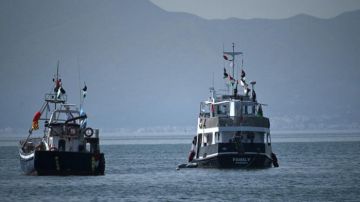 إدارة أسطول الصمود تطالب بمرافقة السفن وحمايتها