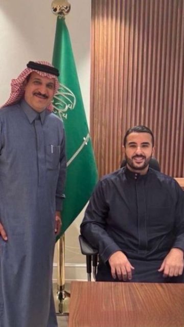 ابن سلمان ينشر صورة له بمعية حاكمه لحضرموت بعد إهانة الانتقالي له