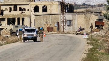 سوريا.. قوات العدو الإسرائيلي تنصب حاجزا وتعتقل 3 مواطنين وسط تحركات لـ اندوف في القنيطرة