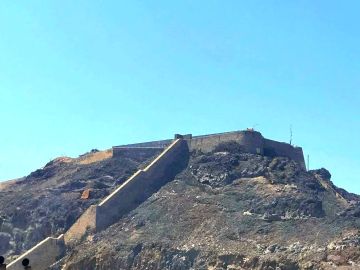 عدن: تحويل أبرز موقع عسكري ومخزن سلاح إلى منتجع ترفيهي عدن: تحويل أبرز موقع عسكري ومخزن سلاح إلى منتجع ترفيهي