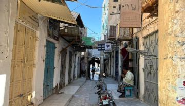 قوات الطوارئ اليمنية تداهم محل جوالات في سوق سيئون وتعتقل مالكه في ظروف غامضة قوات الطوارئ اليمنية تداهم محل جوالات في سوق سيئون وتعتقل مالكه في ظروف غامضة