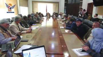 مناقشة مشروعي تطوير الخدمات وتبسيط الإجراءات ومدونة السلوك الوظيفي بوزارة الكهرباء والمياه