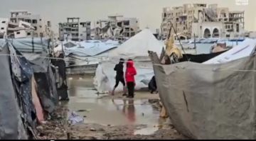  أونروا تجدد التحذير من مخاطر الشتاء على النازحين في غزة وتطالب بإيصال عاجل للمساعدات