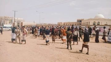 باستخدام أسلحة متوسطة.. اشتباكات قبلية عنيفة في شبوة تتسبب في إغلاق سوق وترويع المدنيين