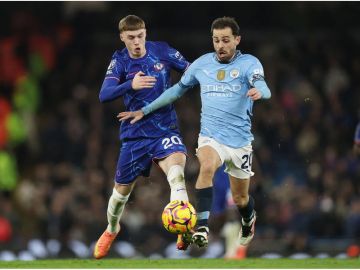 أرسنال يواجه بورنموث ومانشستر سيتي يتحدى تشيلسي في قمة الدوري الإنجليزي