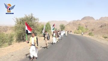 صنعاء.. مسير لخريجي دورات طوفان الأقصى بكلية تربية جحانة خولان