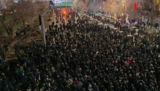 إيران تعلن مقتل 5 آلاف شخص خلال الاحتجاجات وتتهم مثيري الشغب إيران تعلن مقتل 5 آلاف شخص خلال الاحتجاجات وتتهم مثيري الشغب