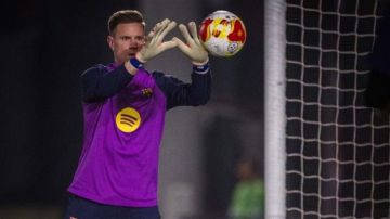 جيرونا يعلن التعاقد مع حارس المرمى شتيجن