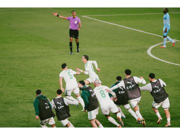 الجزائر وساحل العاج يكملان عقد المتأهلين لربع نهائي كأس أمم أفريقيا